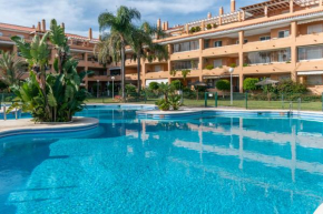 Beachside Paradise: Stylish 3BR apt near the beach